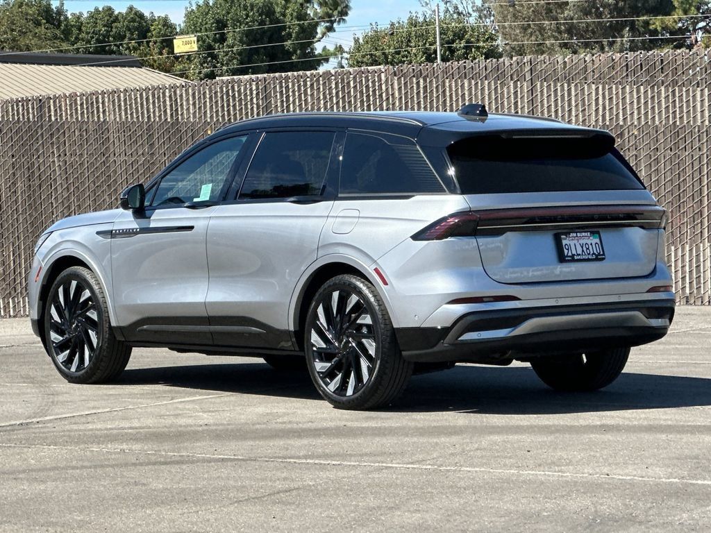 Certified 2024 Lincoln Nautilus Reserve w/ Equipment Group 202A AWD/4WD image 5