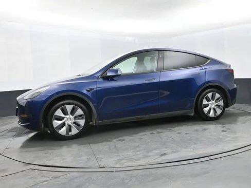 Used 2024 Tesla Model Y Long Range image 4