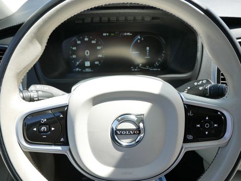 Used 2022 Volvo XC90 T8 Inscription AWD/4WD image 27