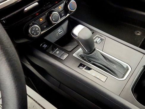 Used 2025 Nissan Kicks S FWD image 15