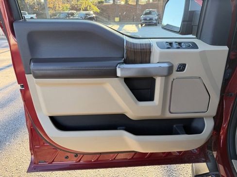 Used 2018 Ford F150 Lariat w/ Equipment Group 502A Luxury image 7