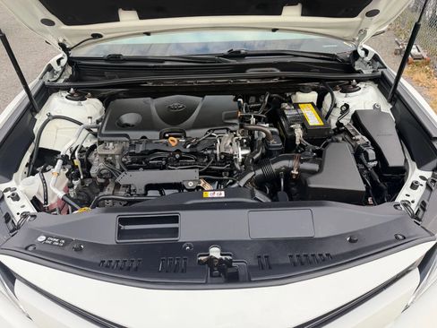Used 2020 Toyota Camry LE image 23
