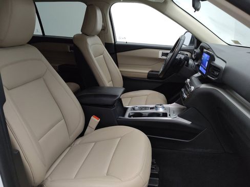 Used 2020 Ford Explorer XLT w/ Equipment Group 202A image 21
