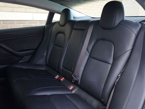 Used 2020 Tesla Model 3 Long Range AWD/4WD image 22