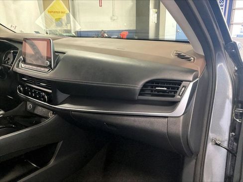 Used 2023 Nissan Rogue S AWD/4WD image 13