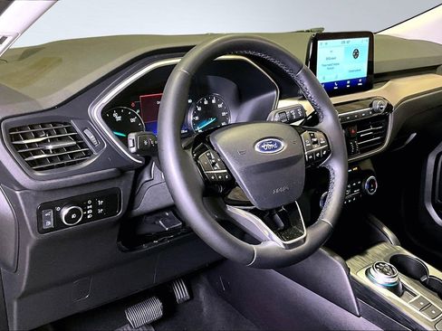 Used 2022 Ford Escape SEL image 16