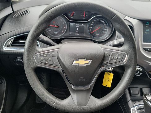 Used 2017 Chevrolet Cruze LT FWD image 27
