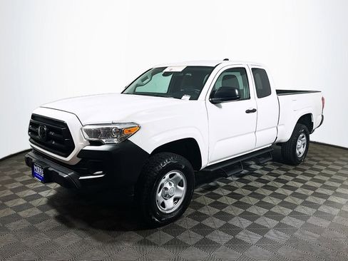 Certified 2022 Toyota Tacoma SR AWD/4WD image 4