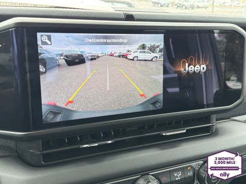 Used 2026 Jeep Gladiator Mojave AWD/4WD image 21