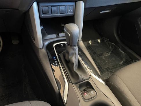 Used 2025 Toyota Corolla Cross LE image 39