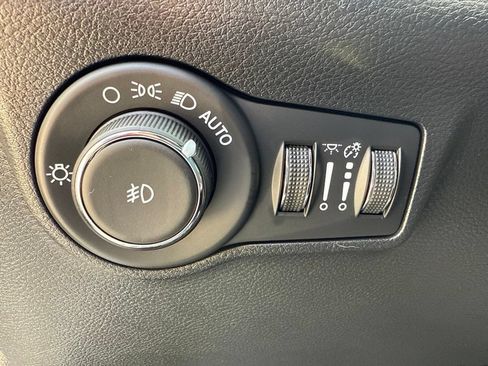 Used 2025 Jeep Compass Limited AWD/4WD image 20