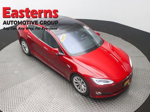 Used 2016 Tesla Model S 90D image 3
