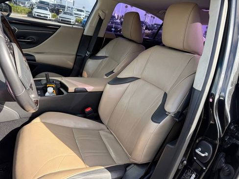 Used 2021 Lexus ES 300h w/ Accessory Package FWD image 5