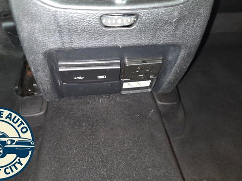 Used 2019 Jeep Cherokee Limited AWD/4WD image 28