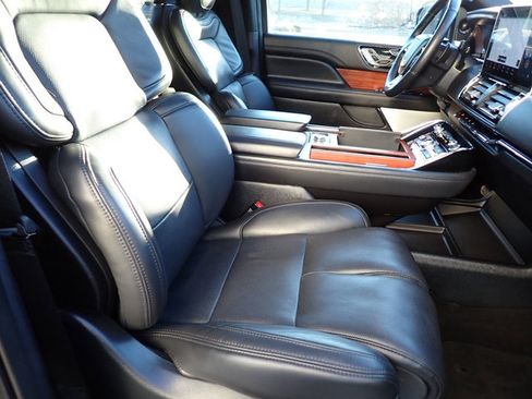 Certified 2023 Lincoln Navigator Reserve image 11
