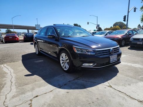 Used 2017 Volkswagen Passat 1.8T SE image 1