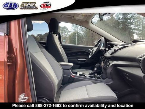 Used 2017 Ford Escape SE image 13