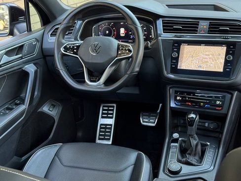 Used 2022 Volkswagen Tiguan SEL R-Line image 19