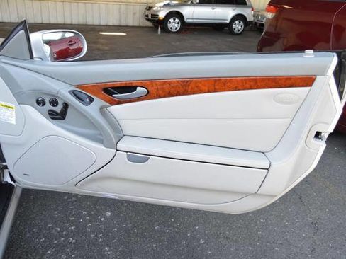 Used 2005 Mercedes-Benz SL 500 image 28