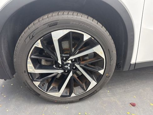 Used 2022 Mitsubishi Outlander ES image 12