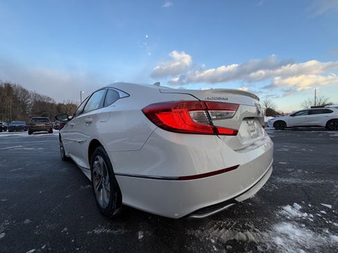 Used 2019 Honda Accord EX image 10