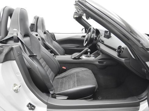 Certified 2025 MAZDA MX-5 Miata Club w/ Brembo/BBS Recaro Package RWD image 27