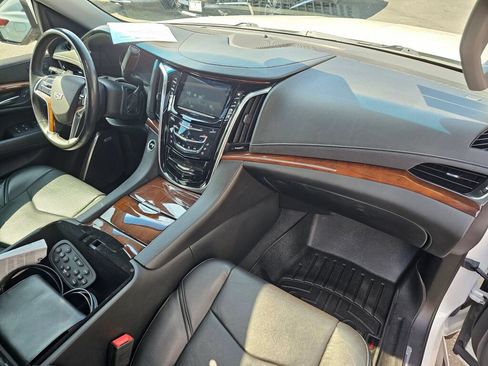 Used 2018 Cadillac Escalade Premium Luxury w/ LPO, Radiant Package AWD/4WD image 10