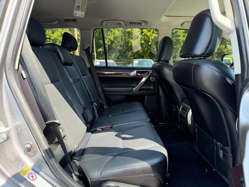 Used 2015 Lexus GX 460 Luxury AWD/4WD image 16