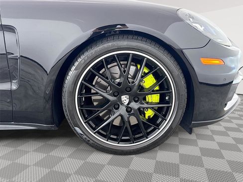Used 2019 Porsche Panamera 4 w/ Premium Package AWD/4WD image 34