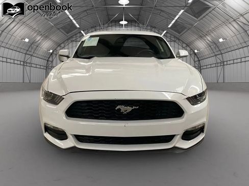 Used 2017 Ford Mustang Coupe image 2