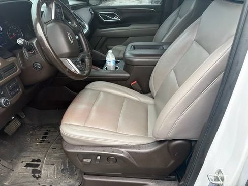 Used 2021 Chevrolet Tahoe Z71 w/ Z71 Off-Road Package AWD/4WD image 11