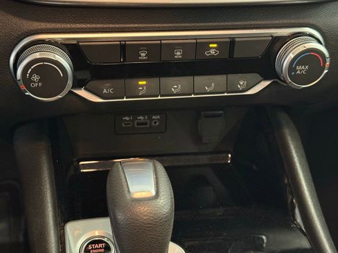 Used 2024 Nissan Altima 2.5 SV image 21