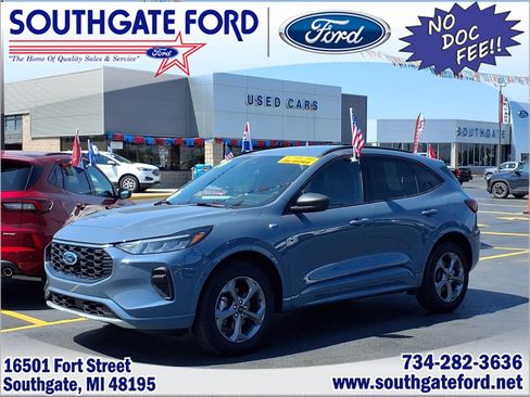 Used 2024 Ford Escape ST-Line w/ Tech Pack #1 AWD/4WD image 1