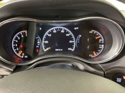 Used 2021 Jeep Grand Cherokee Laredo X image 18