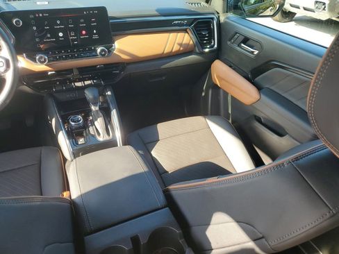 Used 2025 GMC Canyon AT4 w/ Technology Plus Package AWD/4WD image 18