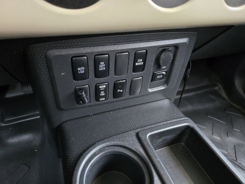 Used 2008 Toyota FJ Cruiser 2WD image 19