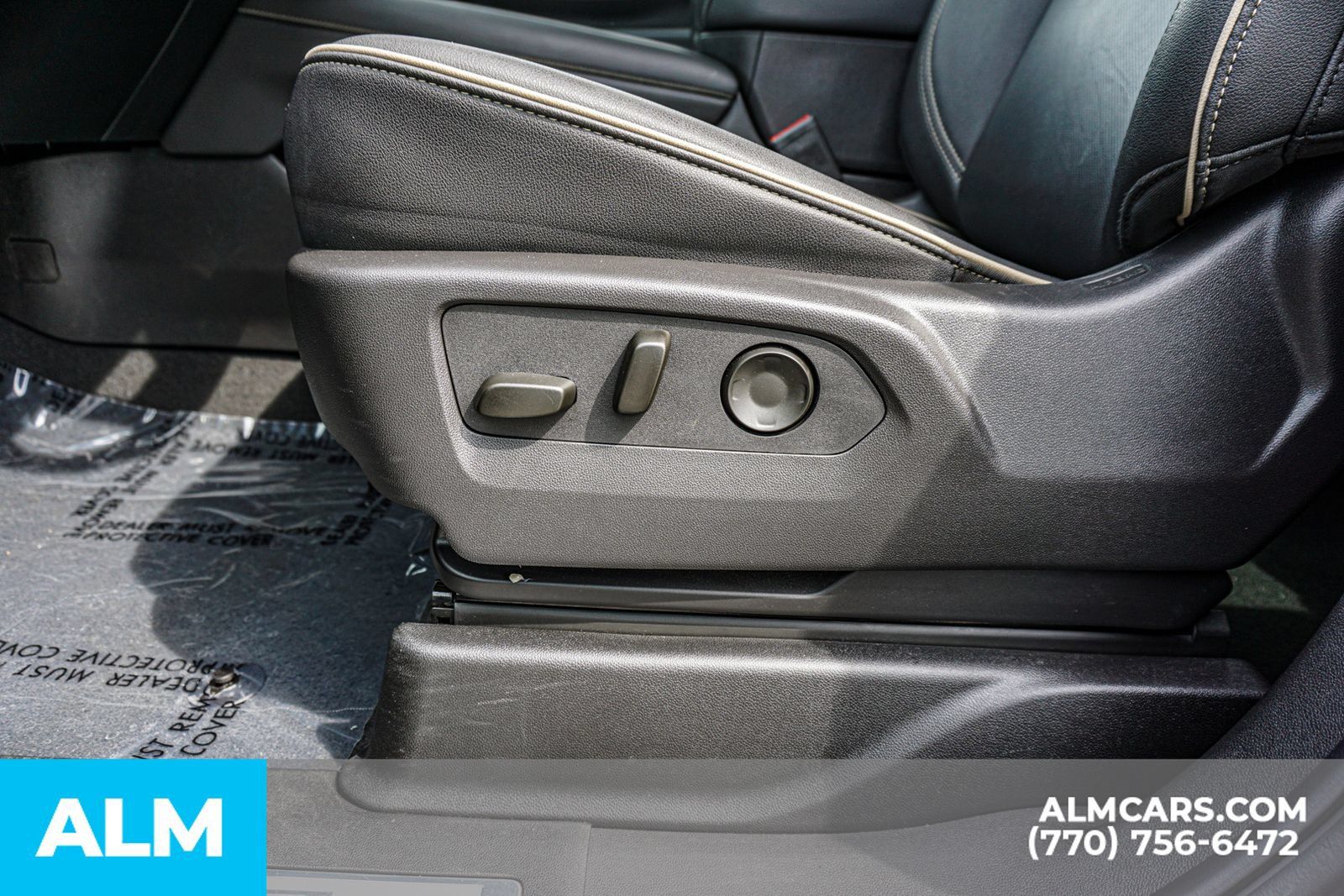 Used 2025 Chevrolet Suburban Premier AWD/4WD image 35