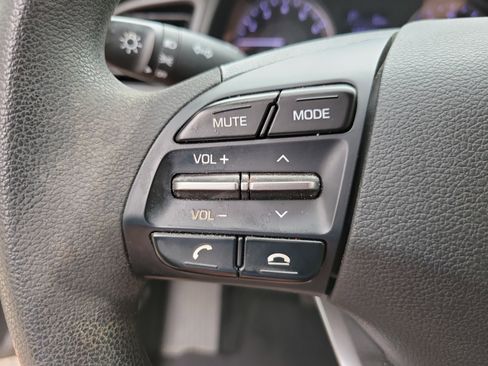 Used 2019 Hyundai Elantra SE FWD image 20