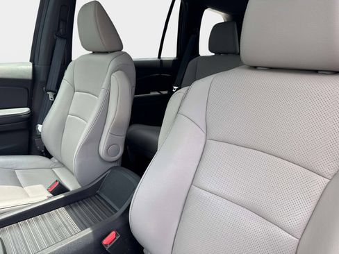 Used 2023 Honda Passport EX-L image 19