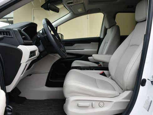 Certified 2025 Honda Odyssey EX-L image 7