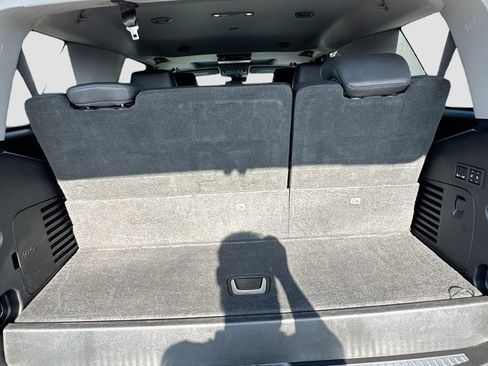 Used 2018 Cadillac Escalade Premium Luxury image 27