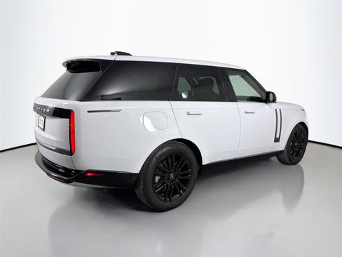 Used 2025 Land Rover Range Rover SE AWD/4WD image 5