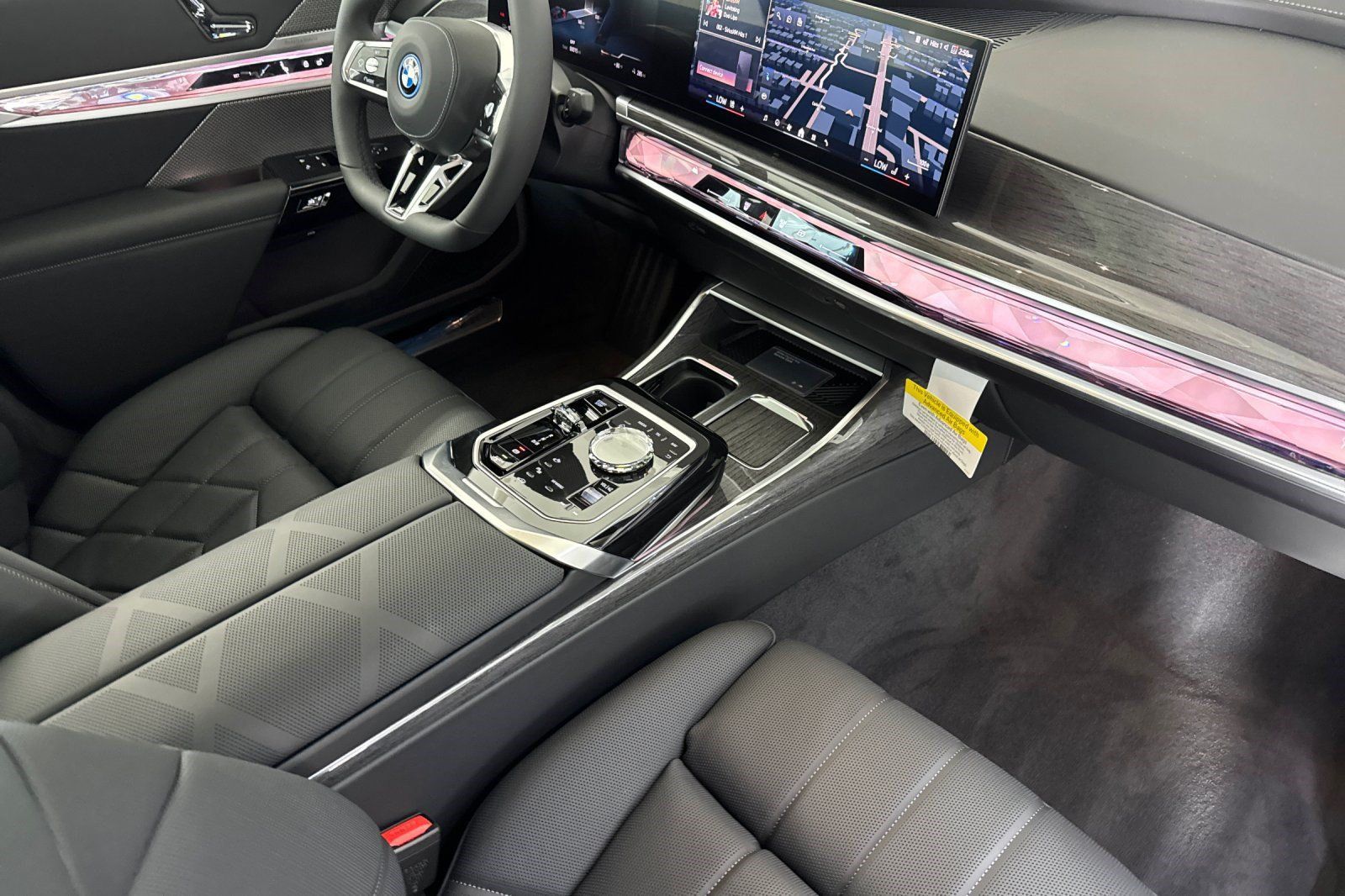 Used 2026 BMW i7 eDrive50 w/ M Sport Package RWD image 28