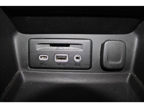 Used 2024 GMC Terrain SLT image 36