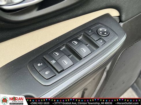 Used 2016 Jeep Cherokee Sport image 16