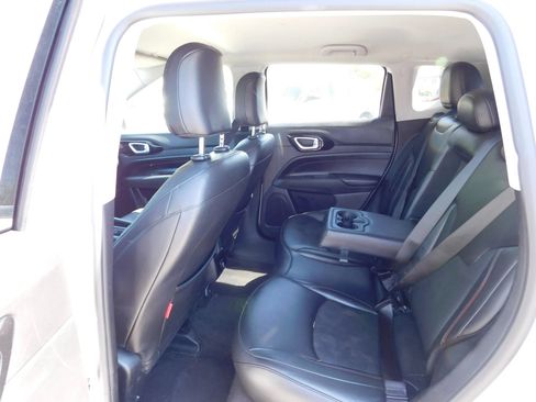 Used 2022 Jeep Compass Trailhawk AWD/4WD image 11