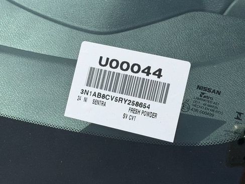Used 2024 Nissan Sentra SV FWD image 13