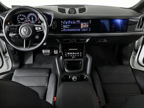New 2025 Porsche Cayenne Turbo image 24