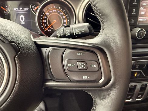 Used 2020 Jeep Wrangler Sport image 18