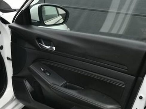 Used 2020 Nissan Altima 2.5 S FWD image 16